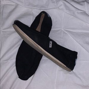 EUC women’s black toms